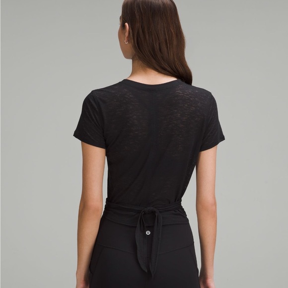 Lululemon Tie-Waist Breathable Short-Sleeve Shirt in True Navy Size 4 Crop Tee - Picture 6 of 6